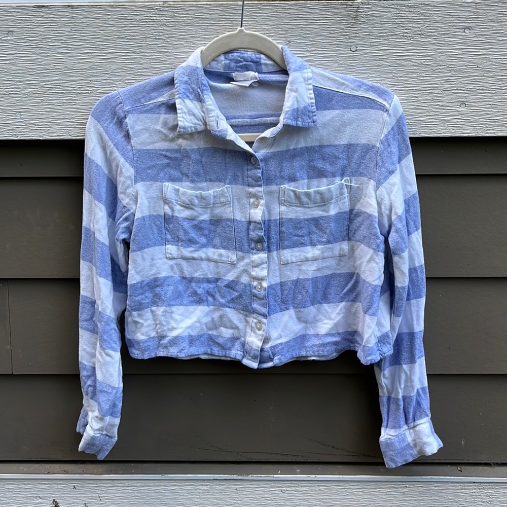 Wet seal long sleeve crop top